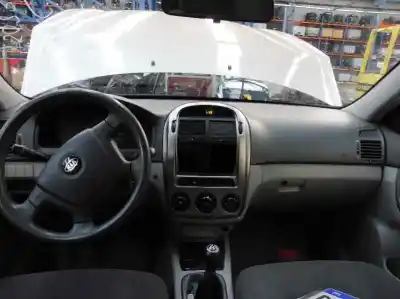 Veículo de Sucata kia cerato 2.0 lx crdi familiar do ano 2006 alimentado d4ea