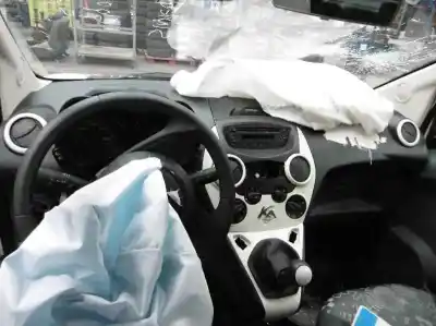 Здавання транспортного засобу ford ka (ccu) trend + року 2014 потужний 169a4000