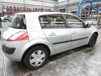 Veículo de Sucata otras marcas megane ii berlina 3p confort authentique do ano 2004 alimentado k4mt760
