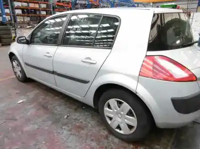 Veículo de Sucata otras marcas megane ii berlina 3p confort authentique do ano 2004 alimentado k4mt760
