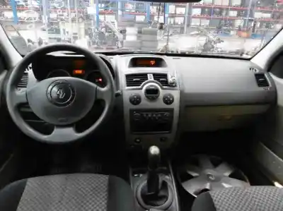 Veículo de Sucata otras marcas megane ii berlina 3p confort authentique do ano 2004 alimentado k4mt760