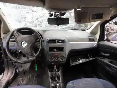 Здавання транспортного засобу fiat grande punto (199) 1.4 8v active (01.2007->) року 2007 потужний 350a1000
