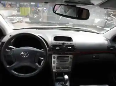 Здавання транспортного засобу toyota avensis berlina (t25) 2.0 d4-d executive berlina року 2005 потужний 1cdftv