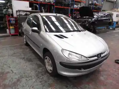 Vehicul casat PEUGEOT                                            206 BERLINA                                                                                                                                                                                                                                                X-Line                                                                                                                                                                                                                                                     al anului 2003 alimentat 8HX