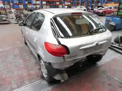 Здавання транспортного засобу peugeot                                            206 berlina                                                                                                                                                                                                                                                x-line                                                                                                                                                                                                                                                     року 2003 потужний 8hx