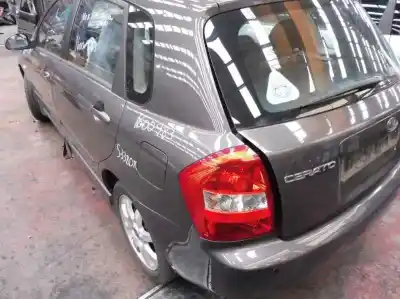 Veículo de Sucata kia cerato 2.0 ex familiar do ano 2005 alimentado g4gc