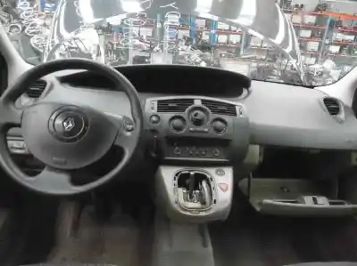 Veículo de Sucata renault scenic ii confort dynamique do ano 2004 alimentado k9k728