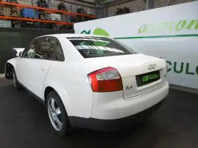 Sloopvoertuig audi a4 berlina (8e) 1.9 tdi van het jaar 2001 aangedreven awx