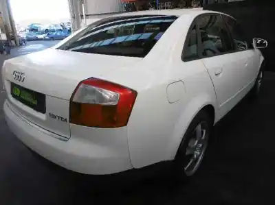 Sloopvoertuig audi a4 berlina (8e) 1.9 tdi van het jaar 2001 aangedreven awx