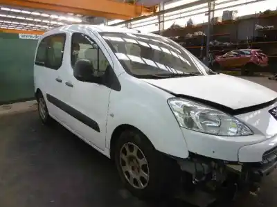 Veicolo di demolizione peugeot                                            partner kombi                                                                                                                                                                                                                                              confort                                                                                                                                                                                                                                                    dell'anno 2009 alimentato 9htdv6bted4