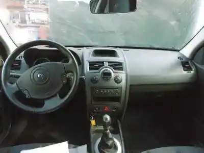 Veículo de Sucata otras marcas megane ii berlina 3p confort dynamique do ano 2005 alimentado k9kp732