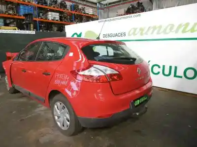 Véhicule à la ferraille renault megane iii berlina 5 p authentique de l'année 2013 alimenté k9kh8