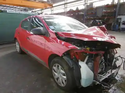 Véhicule à la ferraille renault megane iii berlina 5 p authentique de l'année 2013 alimenté k9kh8