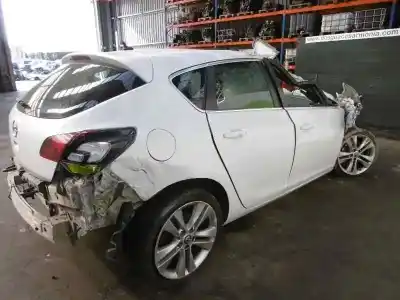 Veículo de Sucata opel astra j lim. sport do ano 2010 alimentado a17dtr