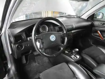 Sloopvoertuig volkswagen passat berlina (3b3) 2.8 v6 30v van het jaar 2002 aangedreven amx
