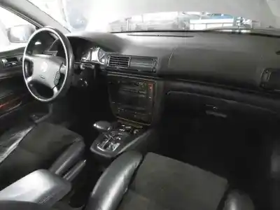 Sloopvoertuig volkswagen passat berlina (3b3) 2.8 v6 30v van het jaar 2002 aangedreven amx