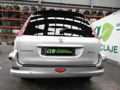Sloopvoertuig peugeot 206 sw x-line van het jaar 2006 aangedreven 8hz