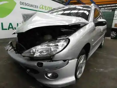 Sloopvoertuig peugeot 206 sw x-line van het jaar 2006 aangedreven 8hz