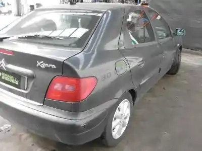 Veículo de Sucata citroen xsara berlina 2.0i 16v exclusive do ano 2004 alimentado rfnew10j4
