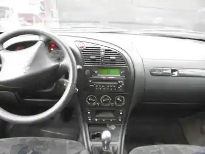 Veículo de Sucata citroen xsara berlina 2.0i 16v exclusive do ano 2004 alimentado rfnew10j4