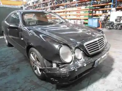 Здавання транспортного засобу mercedes-benz clase clk (w208) coupe 320 (208.365) року 1998 потужний m112940