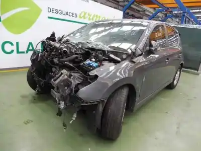 Sloopvoertuig hyundai i30 comfort van het jaar 2011 aangedreven d4fb