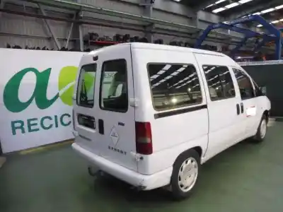 Vehículo de desguace peugeot                                            expert kombi                                                                                                                                                                                                                                               confort acristaldo (8 asientos)                                                                                                                                                                                                                            del año 2002 con motor rhzdw10ated