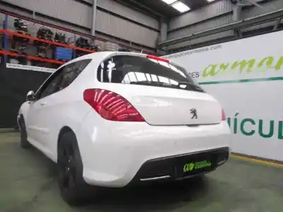 Véhicule à la ferraille peugeot 308 gt de l'année 2008 alimenté 5fx