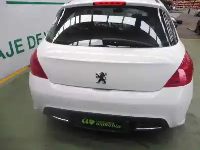 Véhicule à la ferraille peugeot 308 gt de l'année 2008 alimenté 5fx