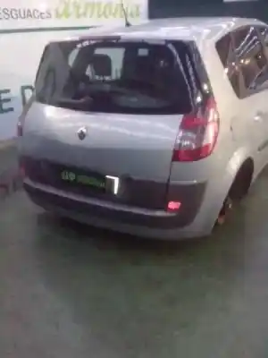 Veicolo di demolizione renault scenic ii confort dynamique dell'anno 2004 alimentato k9k728