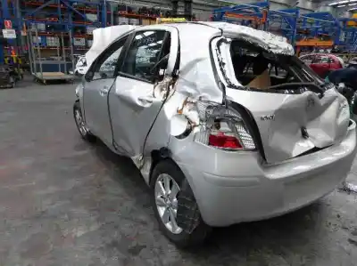 Veicolo di demolizione toyota yaris city dell'anno 2012 alimentato 1ndtv