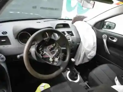 Veículo de Sucata renault megane ii classic berlina dynamique do ano 2007 alimentado k4m812