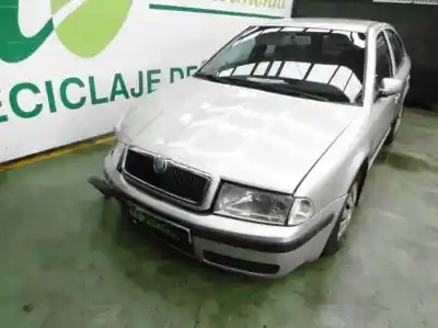 Veículo de Sucata skoda octavia berlina (1u2) ambiente do ano 2002 alimentado alh