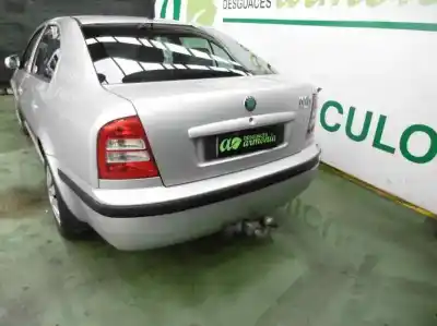 Veículo de Sucata skoda octavia berlina (1u2) ambiente do ano 2002 alimentado alh