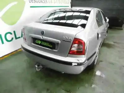 Veículo de Sucata skoda octavia berlina (1u2) ambiente do ano 2002 alimentado alh