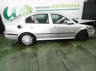 Veículo de Sucata skoda octavia berlina (1u2) ambiente do ano 2002 alimentado alh
