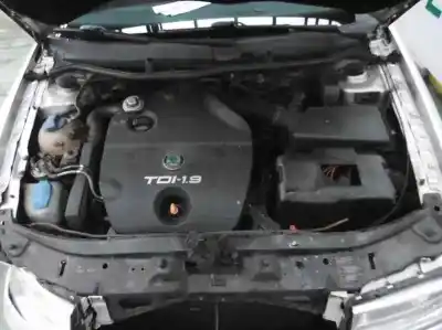 Veículo de Sucata skoda octavia berlina (1u2) ambiente do ano 2002 alimentado alh