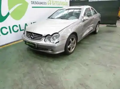 Verschrottungsfahrzeug mercedes-benz clase clk (w209) coupe 320 (209.365) des jahres 2003 angetrieben 