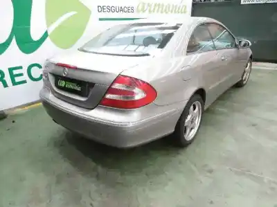 Verschrottungsfahrzeug mercedes-benz clase clk (w209) coupe 320 (209.365) des jahres 2003 angetrieben 