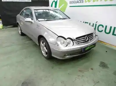Verschrottungsfahrzeug mercedes-benz clase clk (w209) coupe 320 (209.365) des jahres 2003 angetrieben 