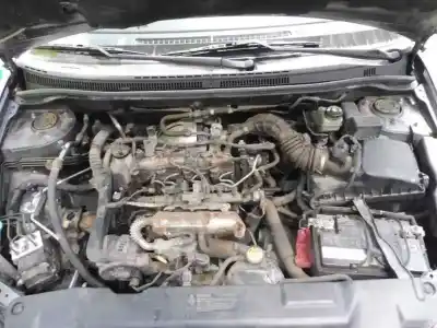 Sloopvoertuig toyota corolla (_e12_) 1.4 d (nde120_) van het jaar 2006 aangedreven 1ndtv