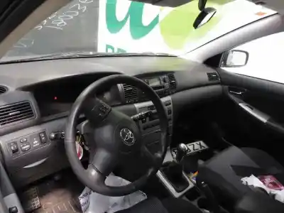 Sloopvoertuig toyota corolla (_e12_) 1.4 d (nde120_) van het jaar 2006 aangedreven 1ndtv