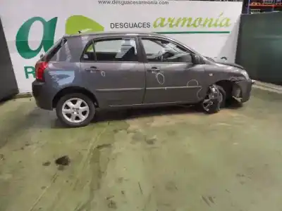 Sloopvoertuig toyota corolla (_e12_) 1.4 d (nde120_) van het jaar 2006 aangedreven 1ndtv