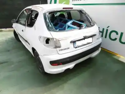 Veículo de Sucata peugeot 206+ básico do ano 2010 alimentado 8hzdv4td