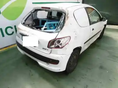 Veículo de Sucata peugeot 206+ básico do ano 2010 alimentado 8hzdv4td