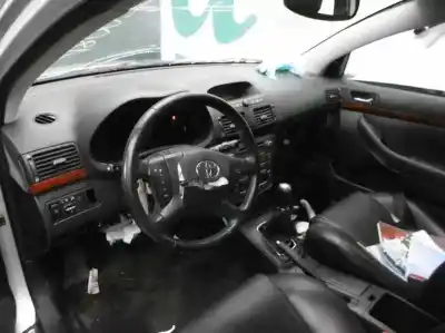 Здавання транспортного засобу toyota avensis berlina (t25) 2.0 executive berlina року 2005 потужний 1azfse