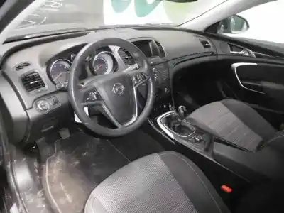 Véhicule à la ferraille opel insignia sports tourer sportive de l'année 2012 alimenté a20dth