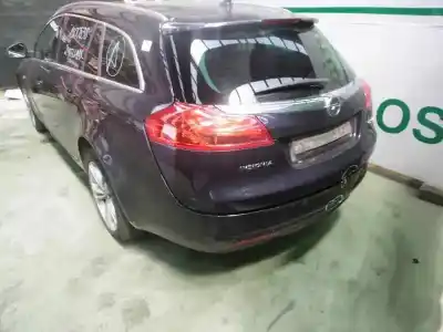 Véhicule à la ferraille opel insignia sports tourer sportive de l'année 2012 alimenté a20dth