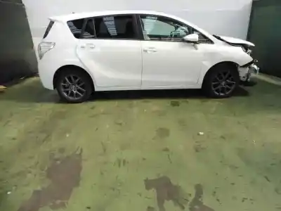 Veicolo di demolizione TOYOTA                                             VERSO                                                                                                                                                                                                                                                      Comfort                                                                                                                                                                                                                                                    dell'anno 2015 alimentato N4716A