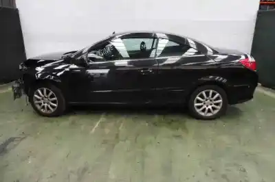 Véhicule à la ferraille OPEL ASTRA TWIN TOP Cosmo de l'année 2007 alimenté Z16XE1